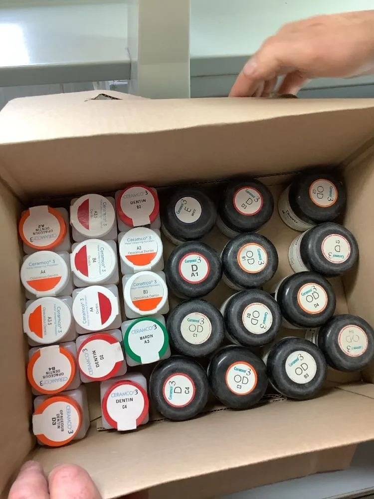 Gros lot céramique dentaire CERAMCO III + IPS e.max Ceram / Press – prothésiste